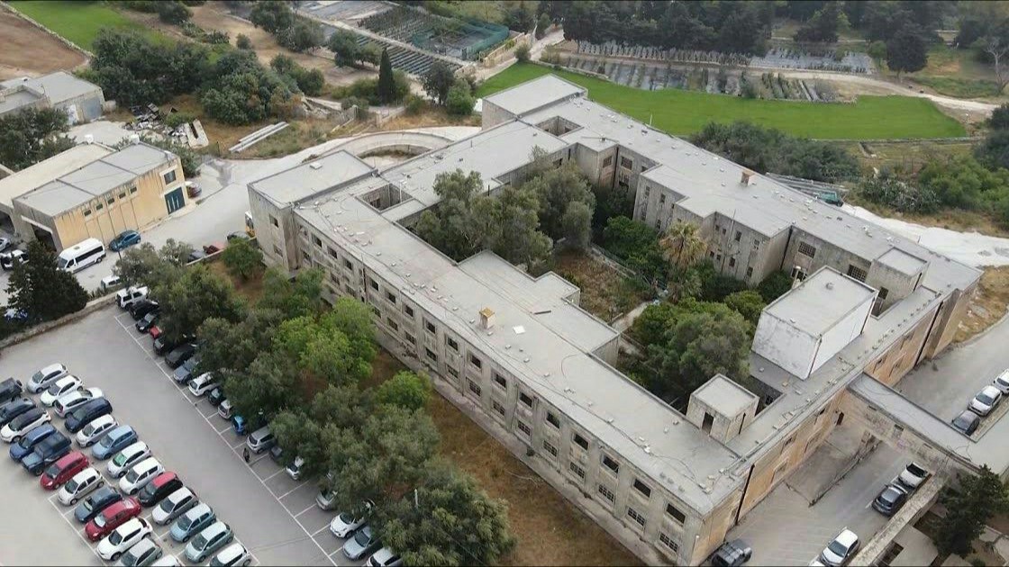 Mount Carmel Hospital Block 10 before ending demolished