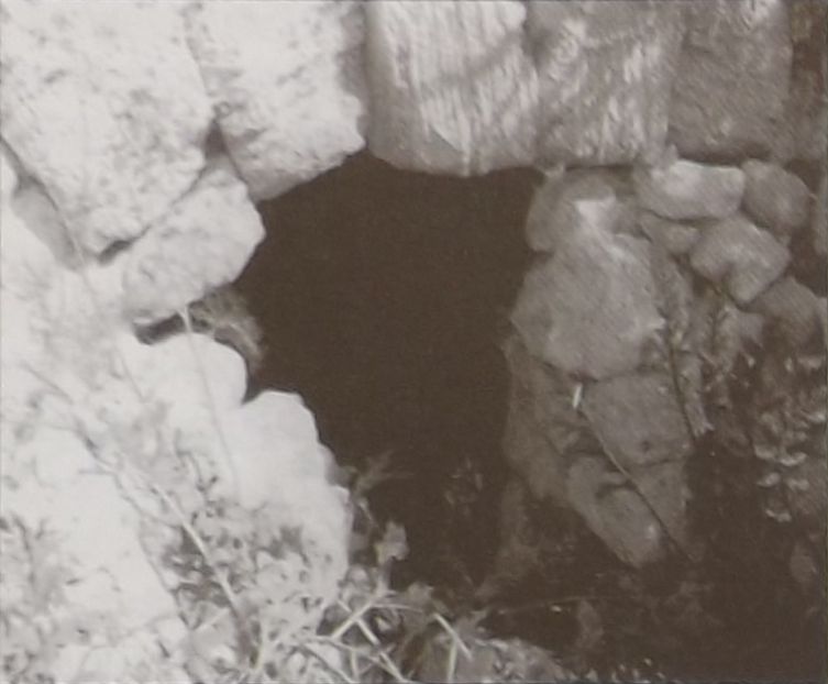 Caldarium ta’ zmien ir-Rumani f'Torri Falka, id-Dwejra.