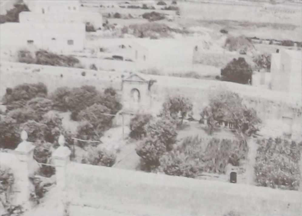 Gnien mat-Torri Cumbo f'Ta' Vnezja l-Mosta