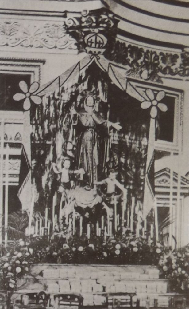 Santa Marija l-antika tal-Mosta bil-pakketti bil-petizzjoni Domma ta' l-Assunta