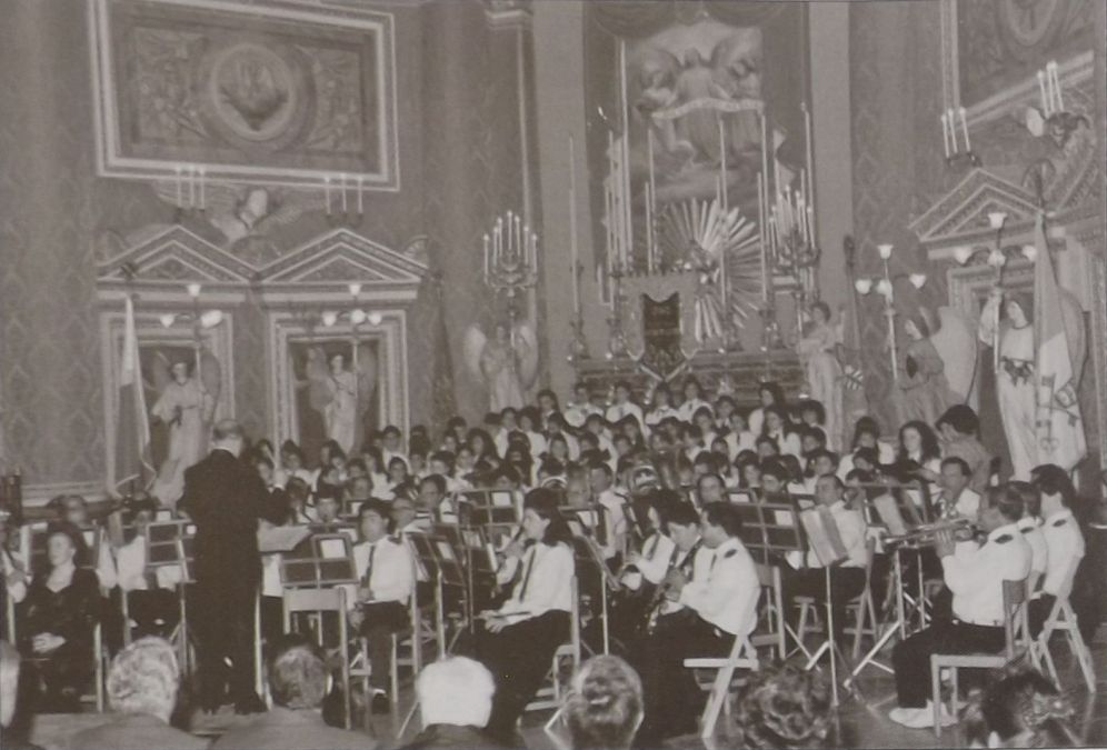 Banda Nicolo Isouard waqt l-Akkademja b’tifkira tal-Miraklu tal-Bomba nhar it-12 t’April, 1992 Mosta