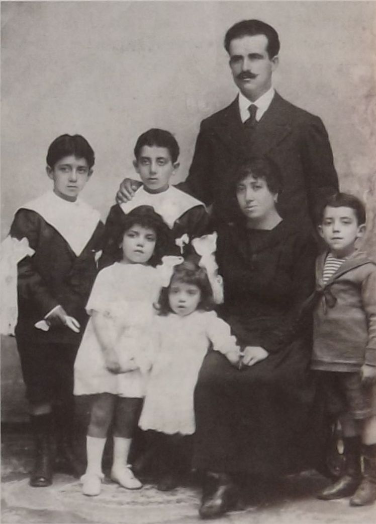 Xi Emigranti Mostin