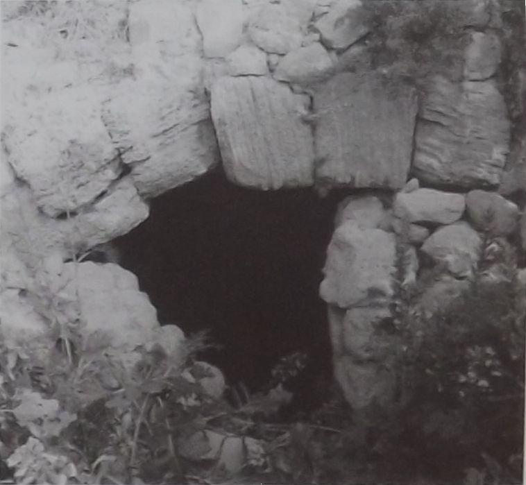 Fdalijiet ta' caldarium f'Villa Rumana lejn Torri Falka.