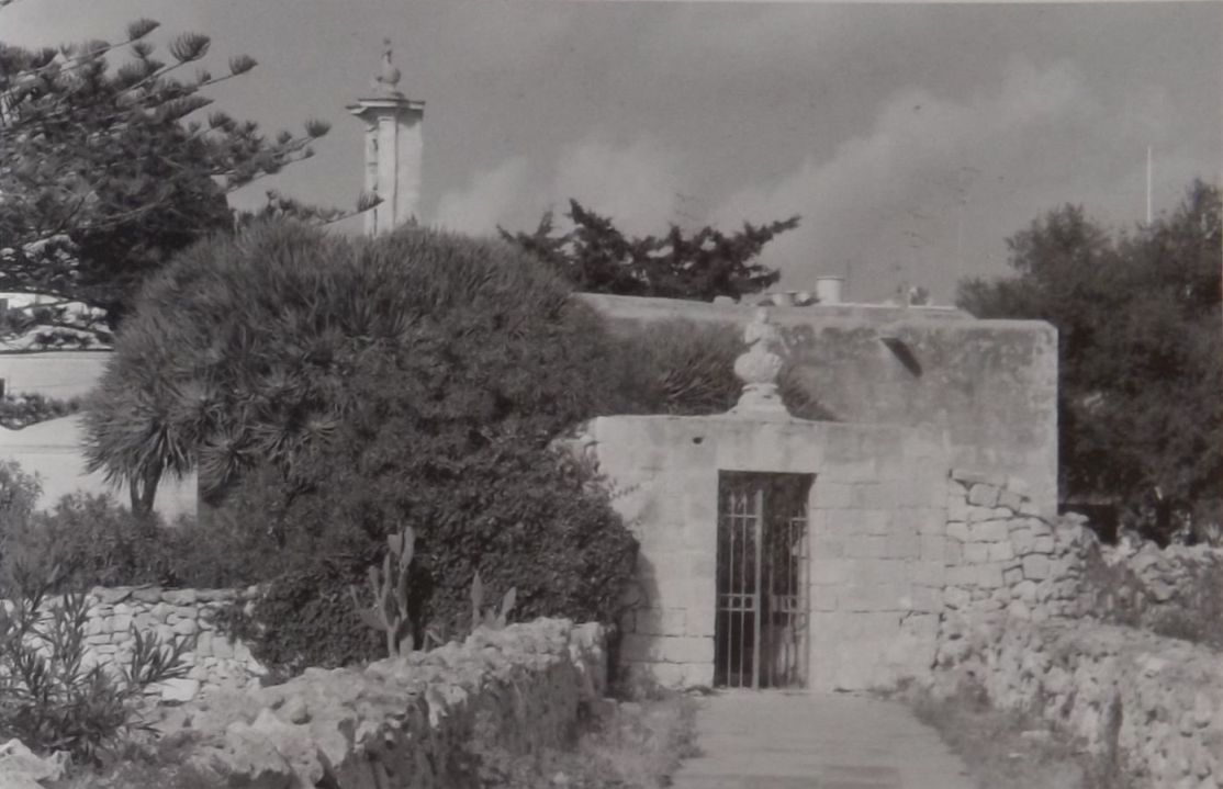 Il-kancell li jaghti ghac-cimiterju / gnien li jdawwar il-kappella ta' Santa Margerita