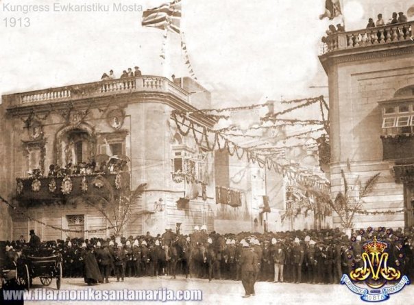 Kungress Ewkaristiku fil-Mosta fl-1913 bil-Union Jack tperper.